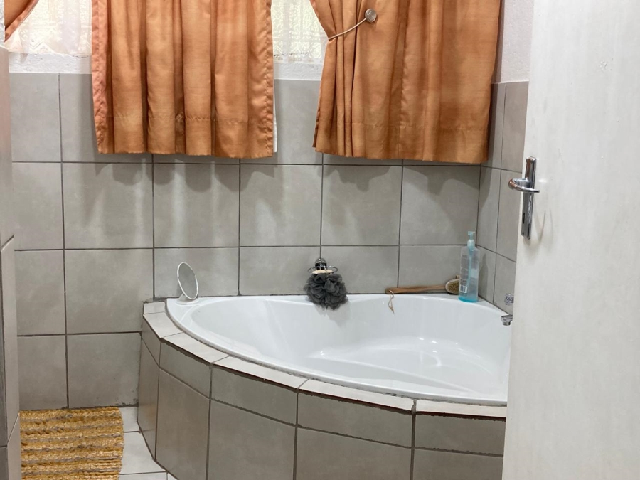 4 Bedroom Property for Sale in Protea Park North West